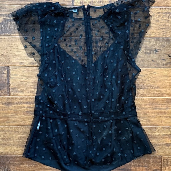 Cap-sleeve peplum top in dotted tulle, size 4 - Picture 4 of 6